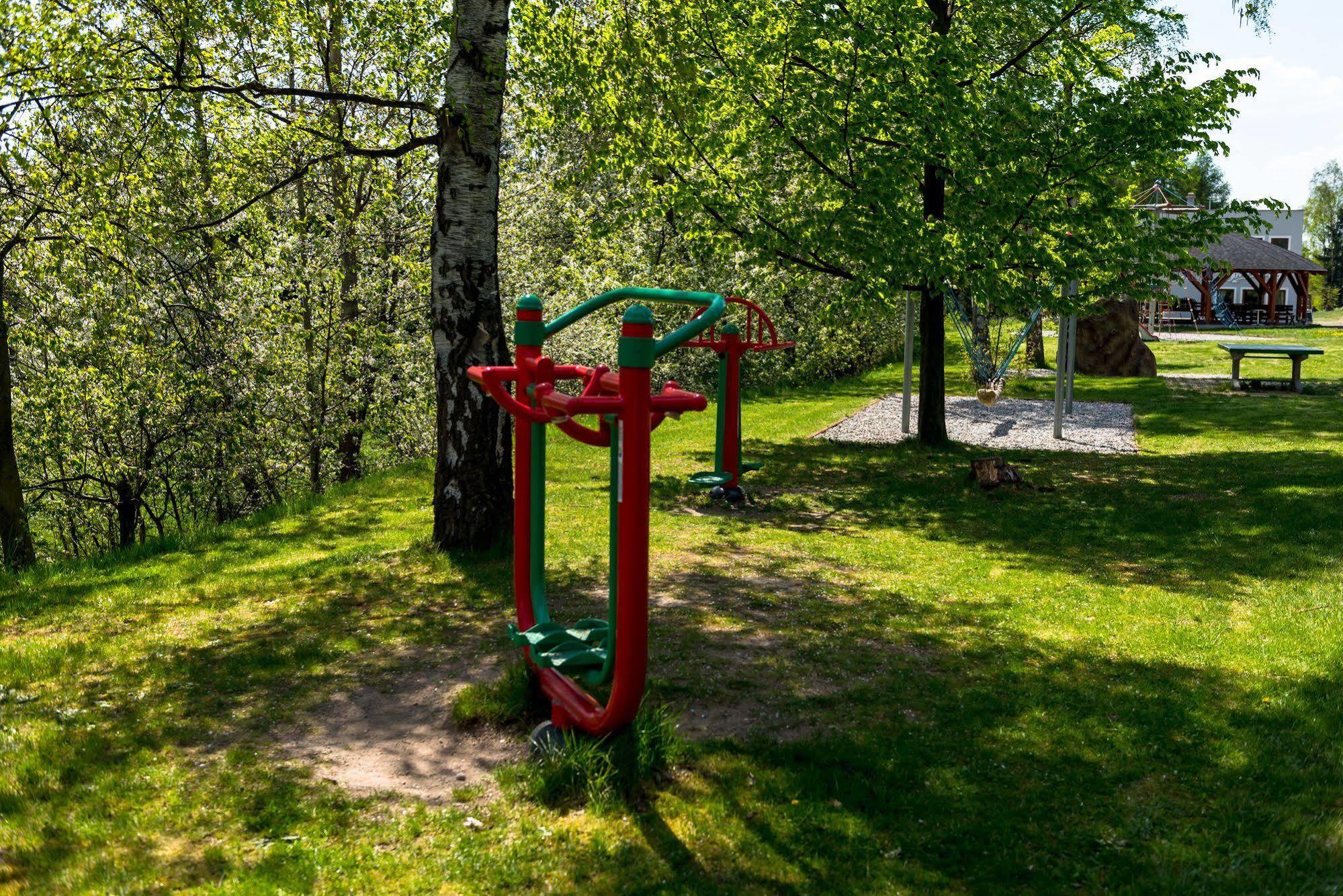 Camp Vary - Vitkova Hora - Veitsberg Карлови Вари Екстериор снимка