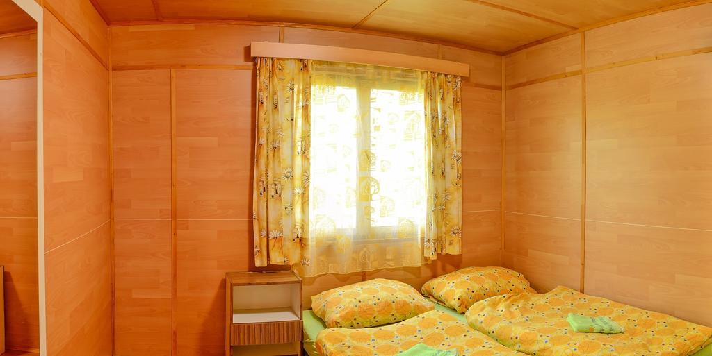 Camp Vary - Vitkova Hora - Veitsberg Карлови Вари Стая снимка